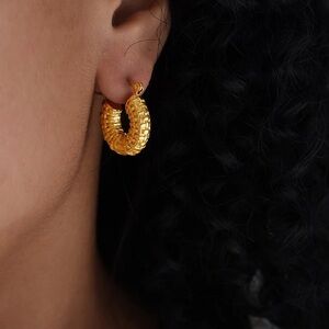 NEW💎18K Gold Small Chunky Hoop Earrings*Braided Earrings